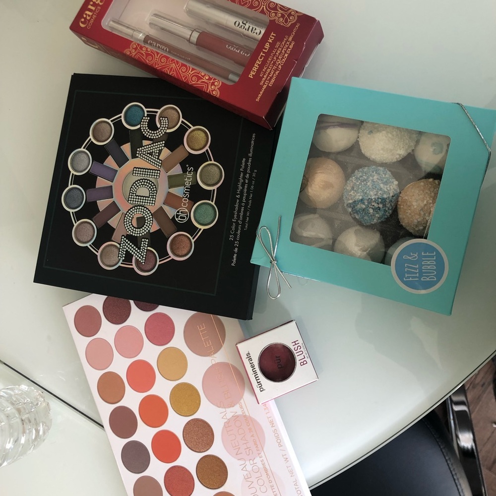 Make up bundle